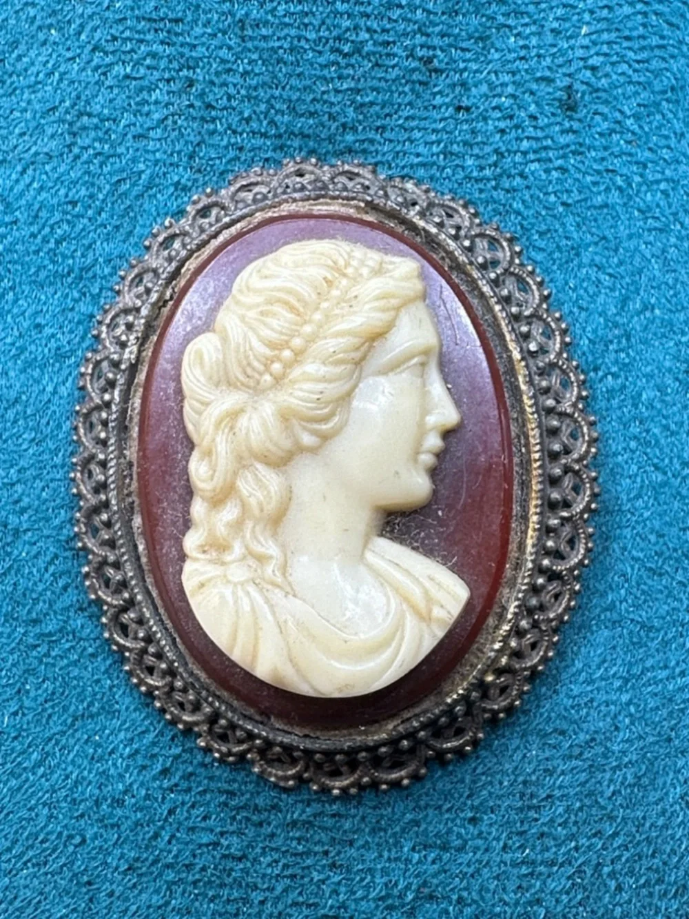Celluloid Bakelite Back Vintage Cameo Pendant - Picture 10 of 10
